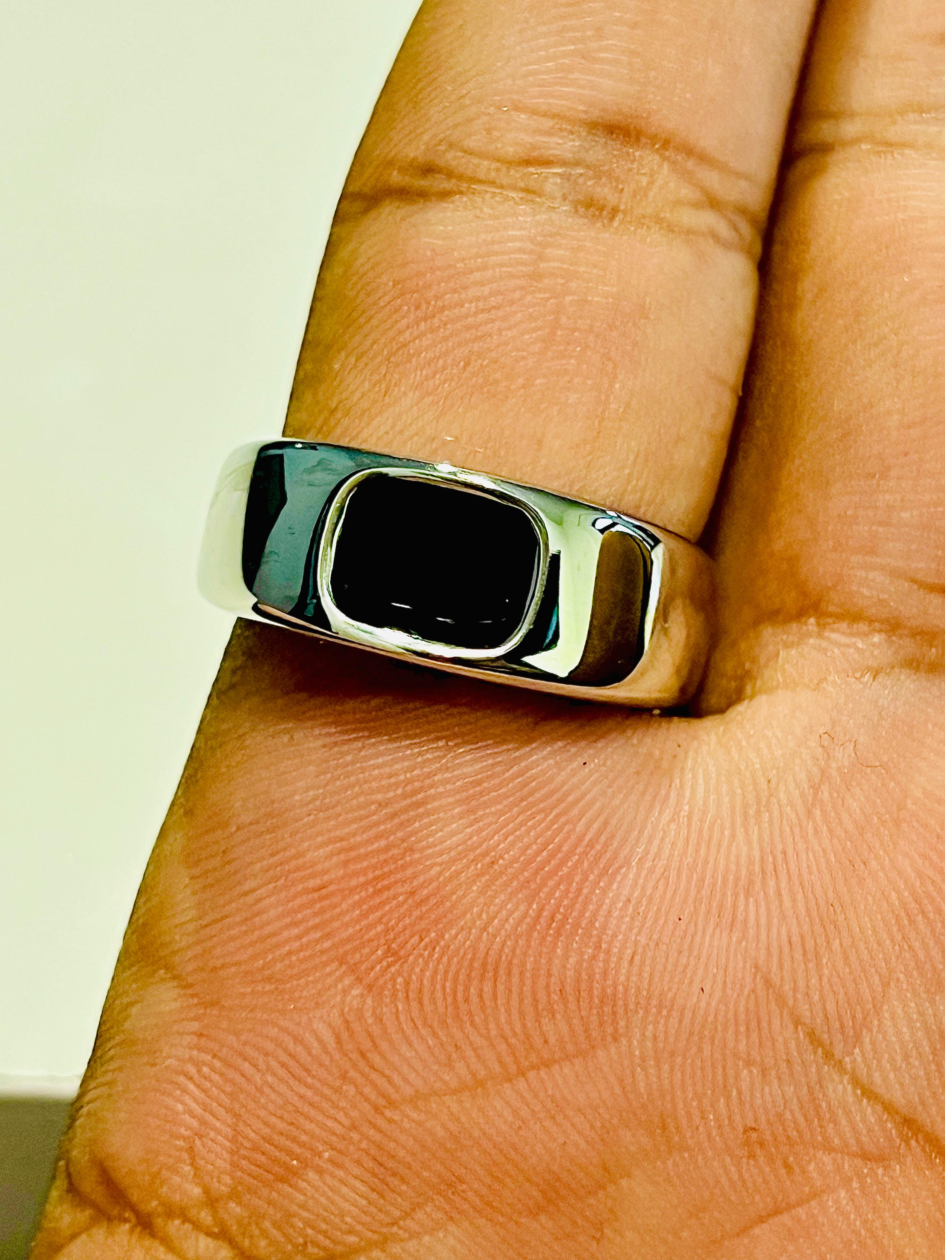 Men’s Bold Black small Stone Ring – Luxury Italian Minimalist Design Kstylez