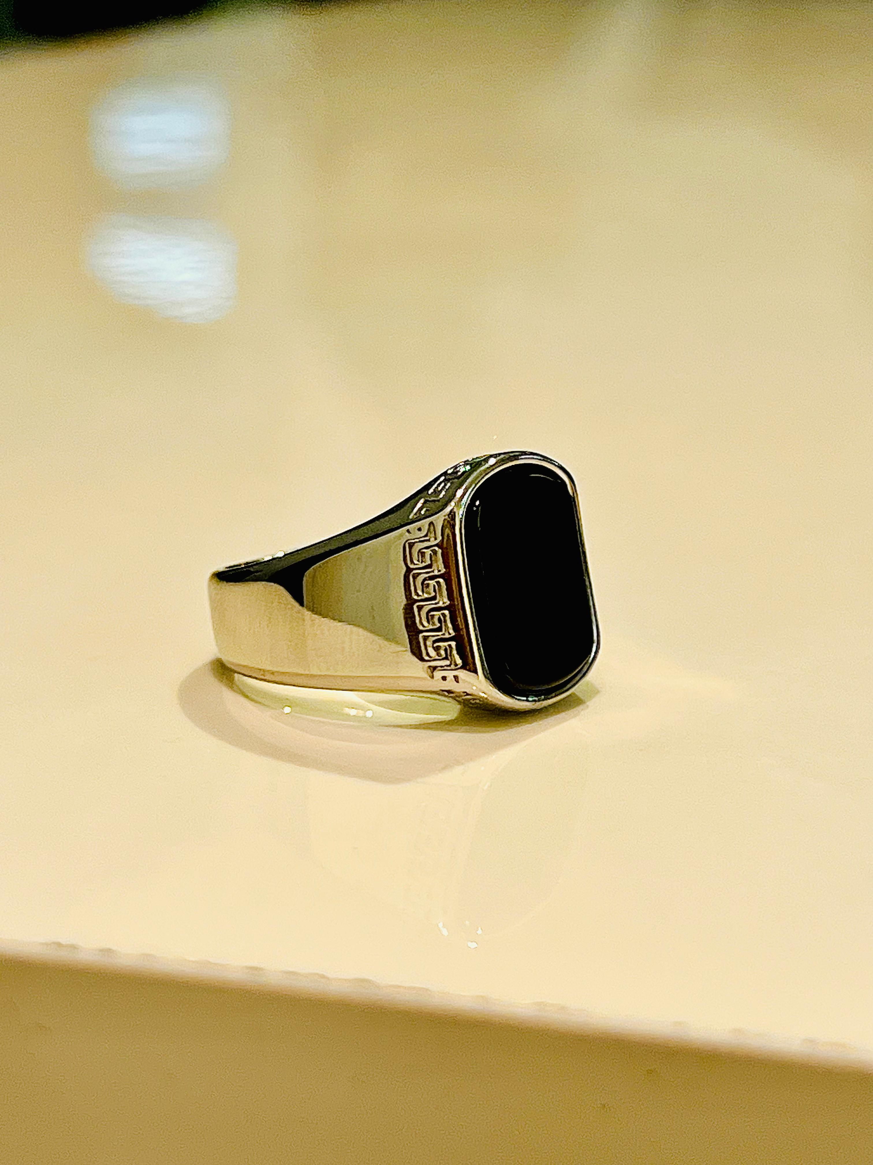 Stainless Steel Men’s Ring – Sleek Onyx Signet Style Kstylez