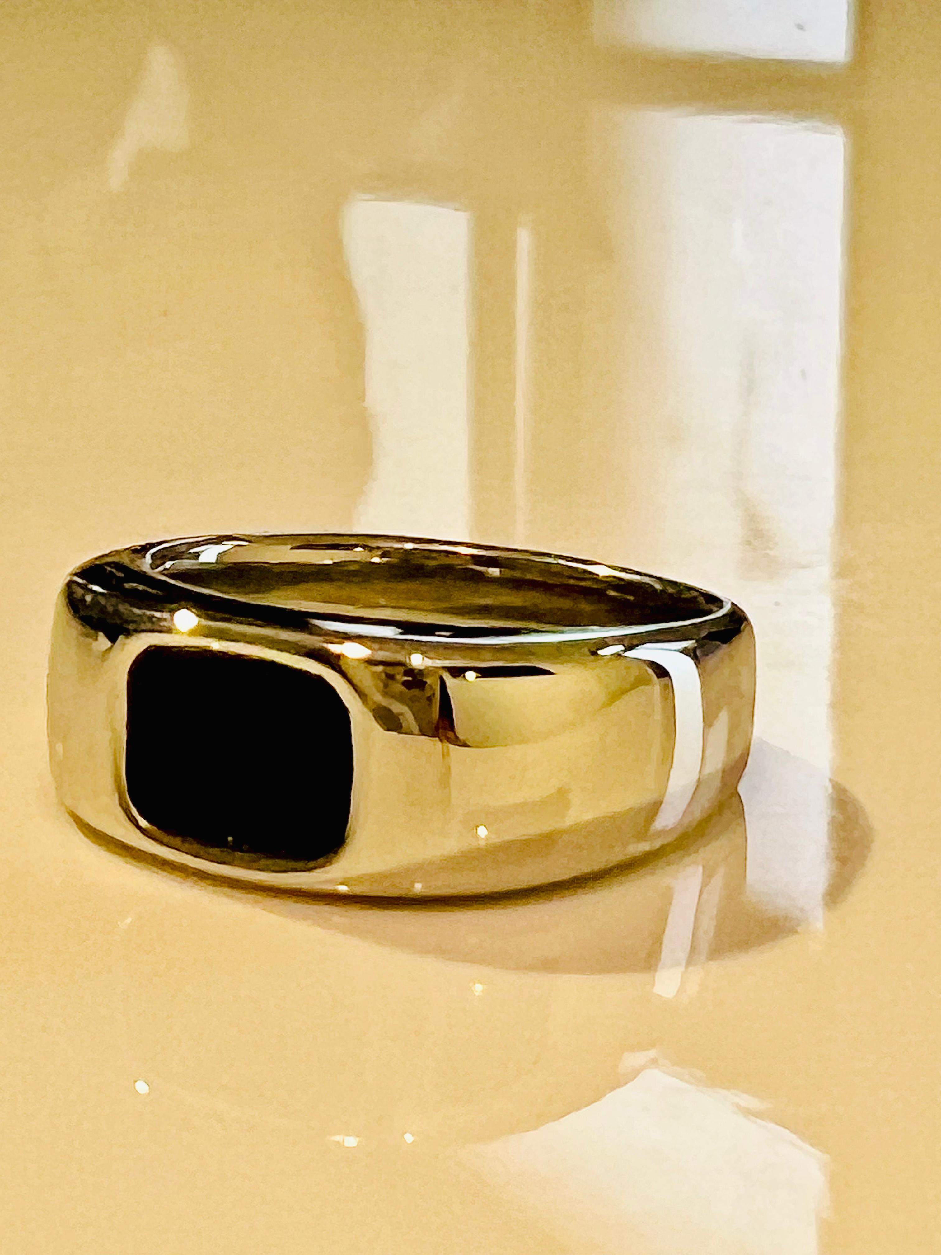 Men’s Bold Black small Stone Ring – Luxury Italian Minimalist Design Kstylez