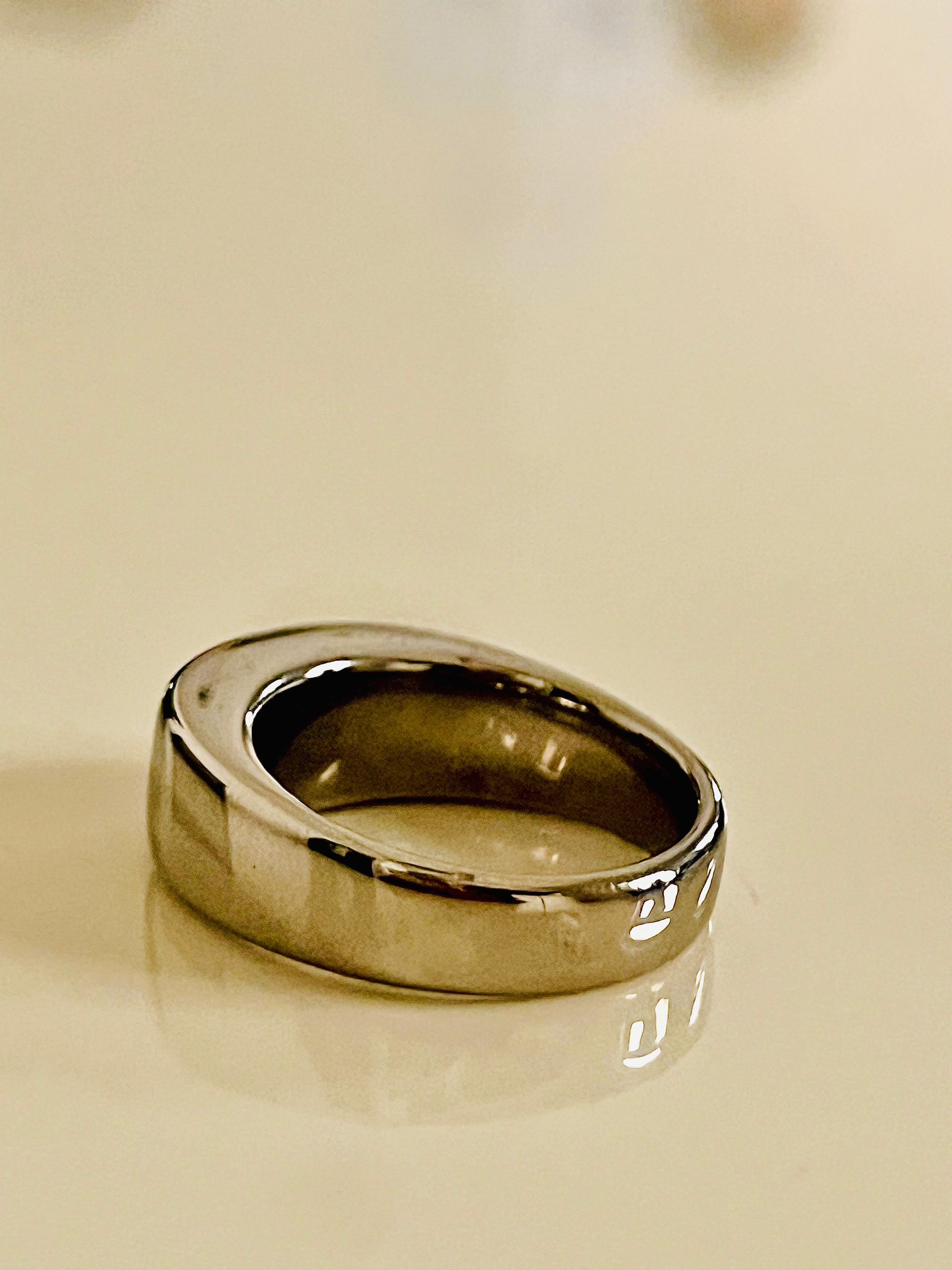 Men’s Bold Black small Stone Ring – Luxury Italian Minimalist Design Kstylez