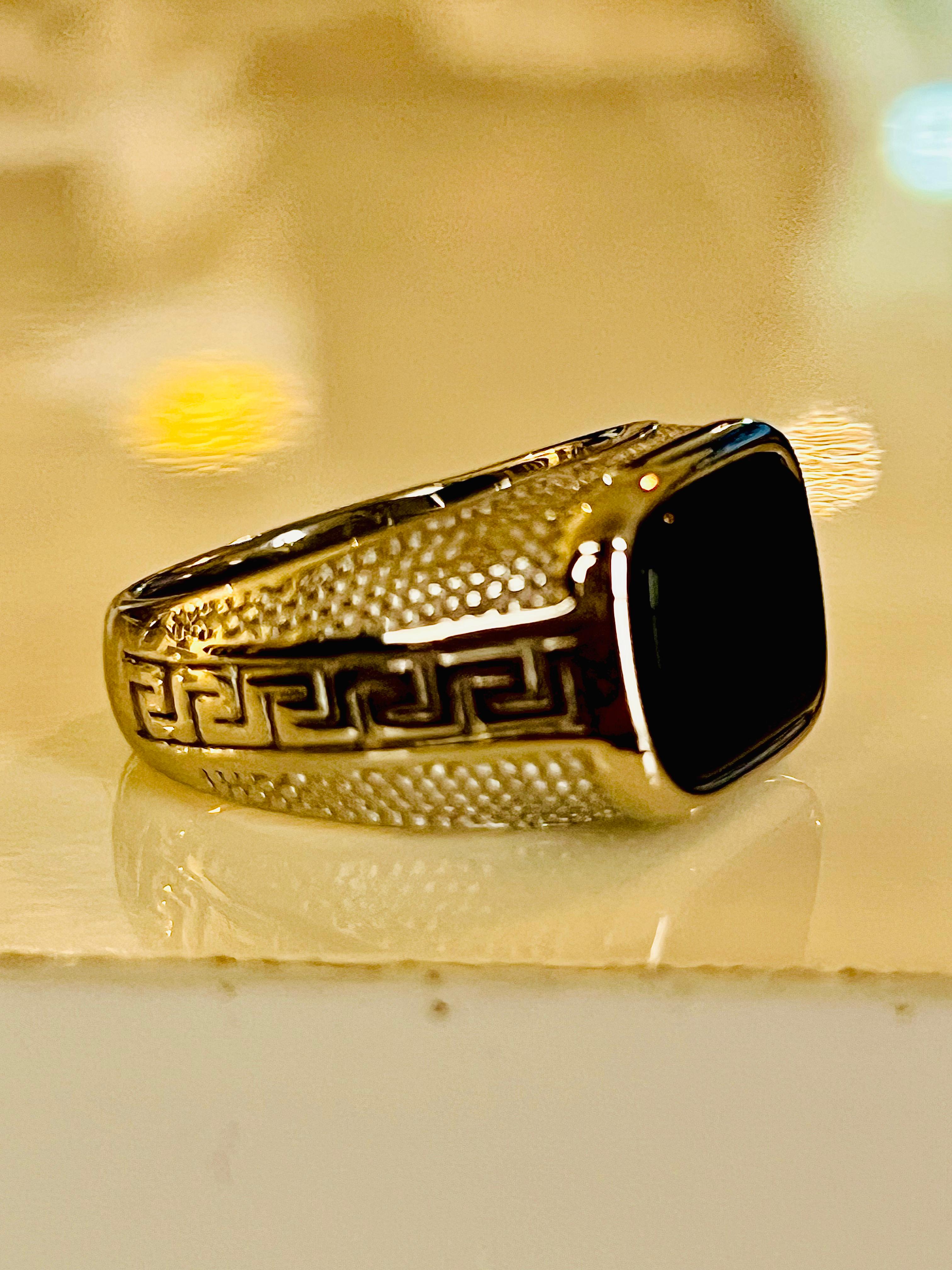 Men’s black Stone Ring – Luxury Italian design with swiss medusa Kstylez